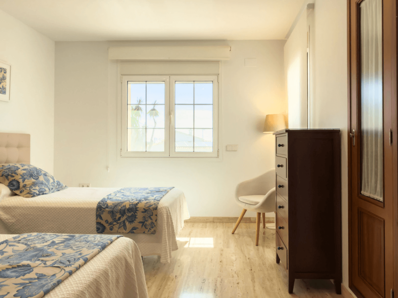 Chalet en venta en Calpe: 5 habitaciones, piscina privada.