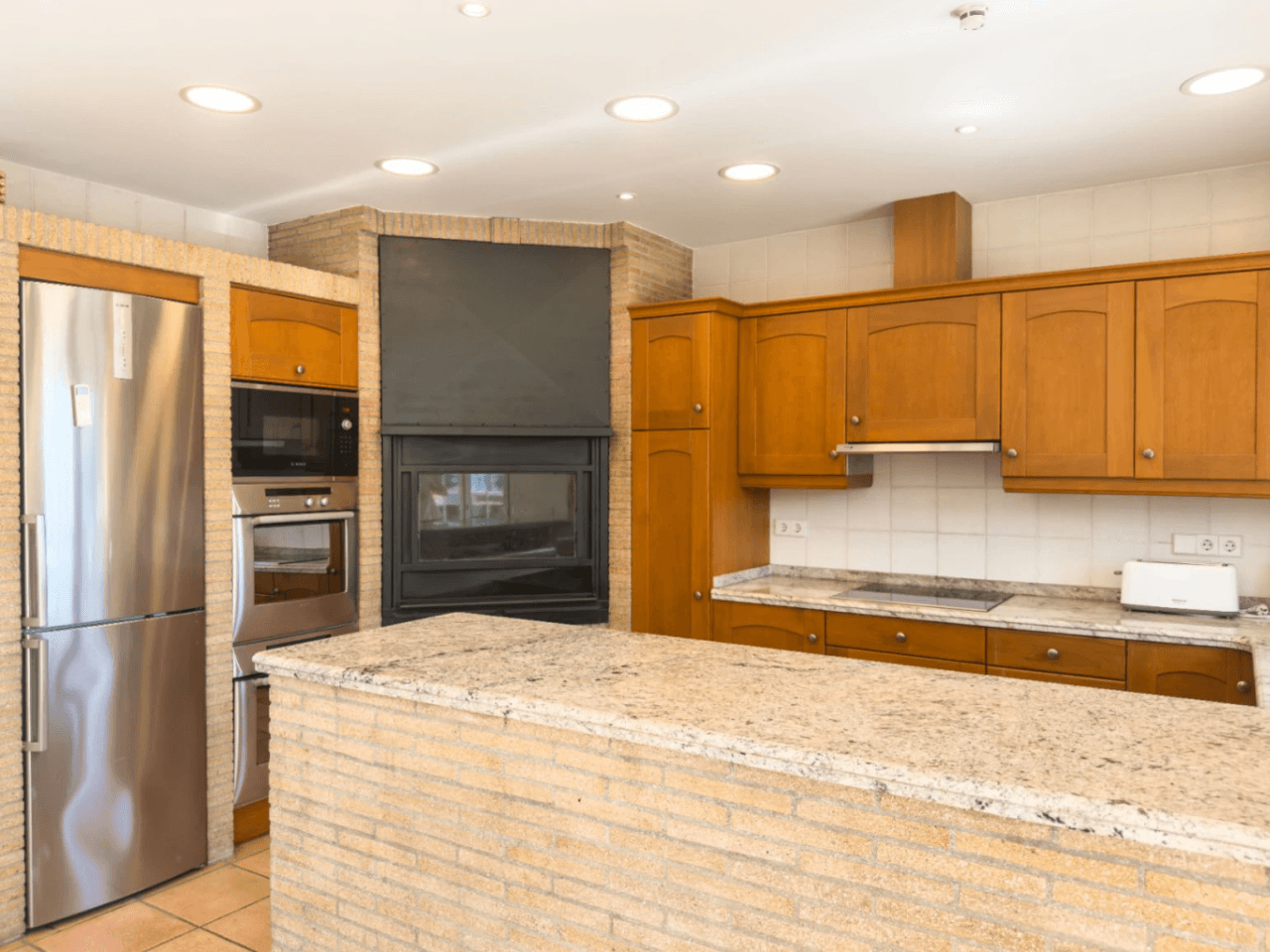 Chalet en venta en Calpe: 5 habitaciones, piscina privada.