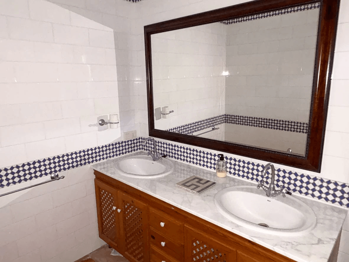 Stunning villa with sea views in Dénia.