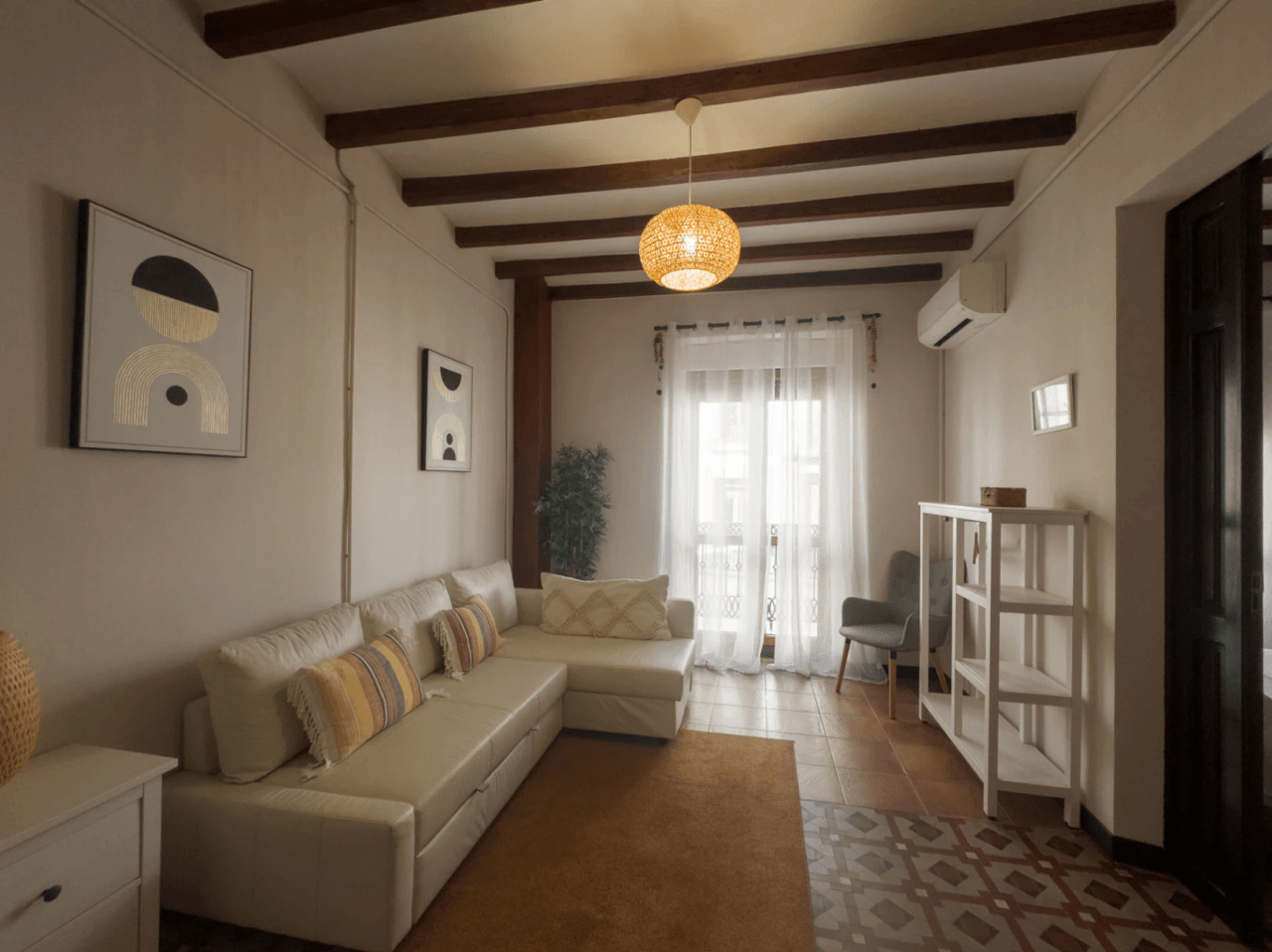 Village house for sale in the historic center of Javea.