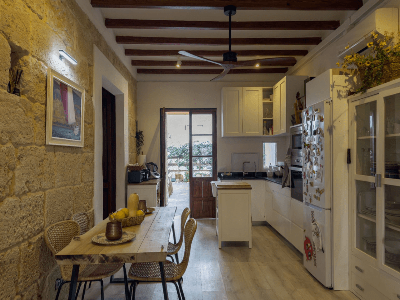 Village house for sale in the historic center of Javea.