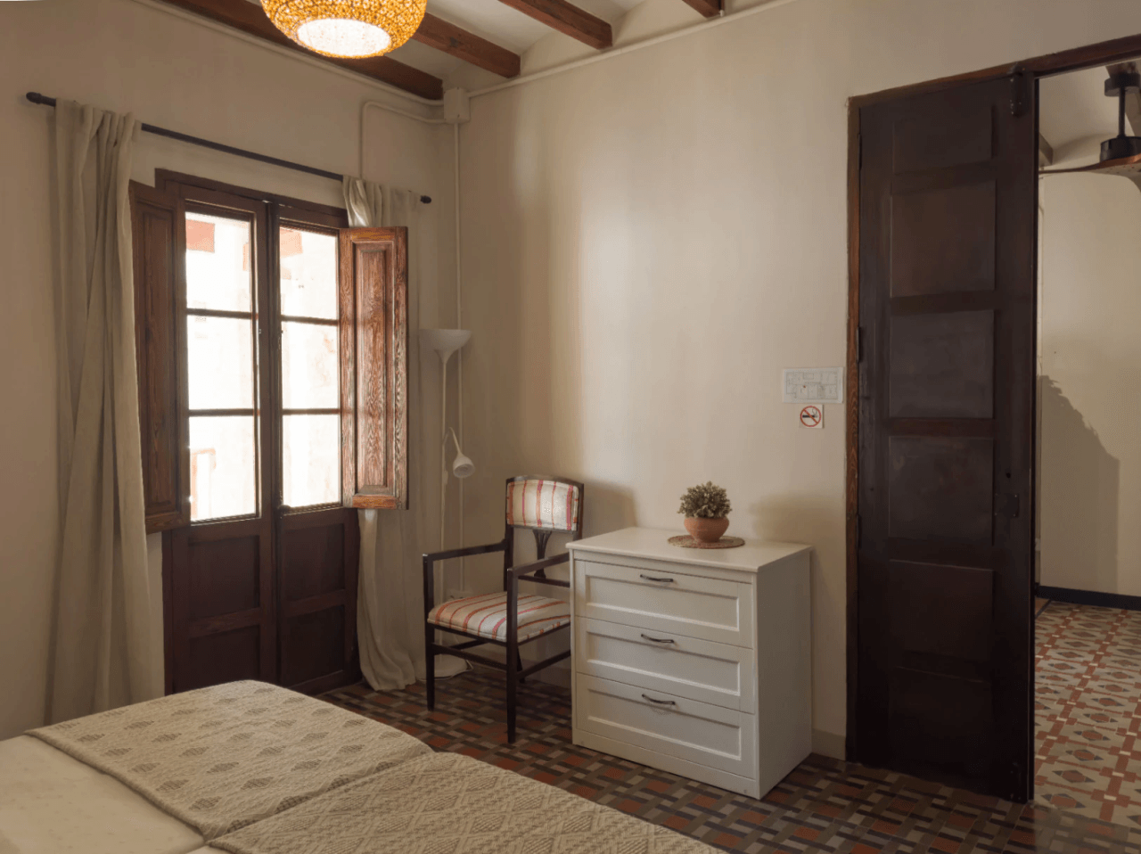 Village house for sale in the historic center of Javea.