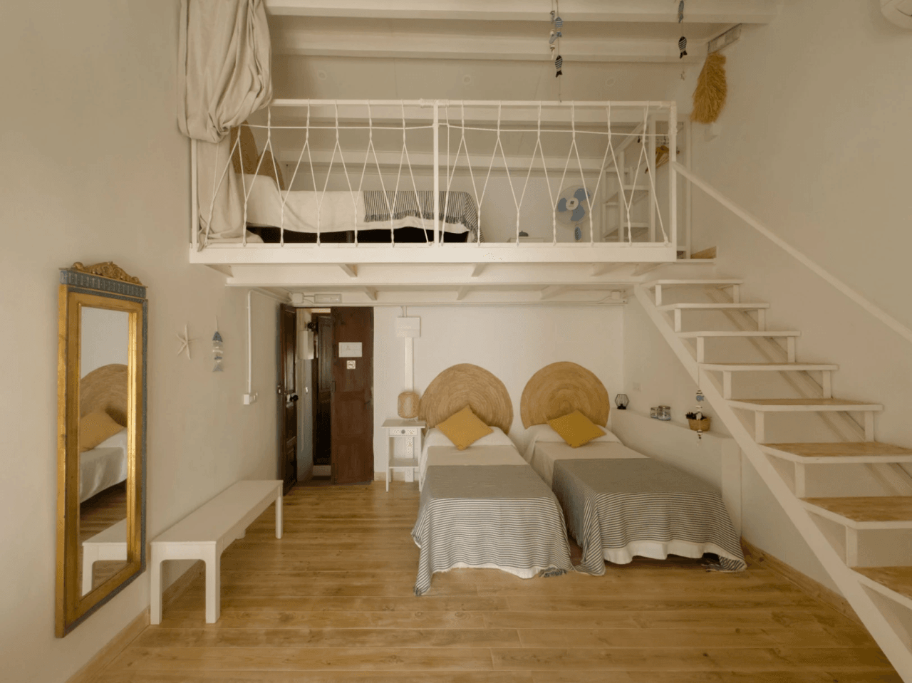Village house for sale in the historic center of Javea.