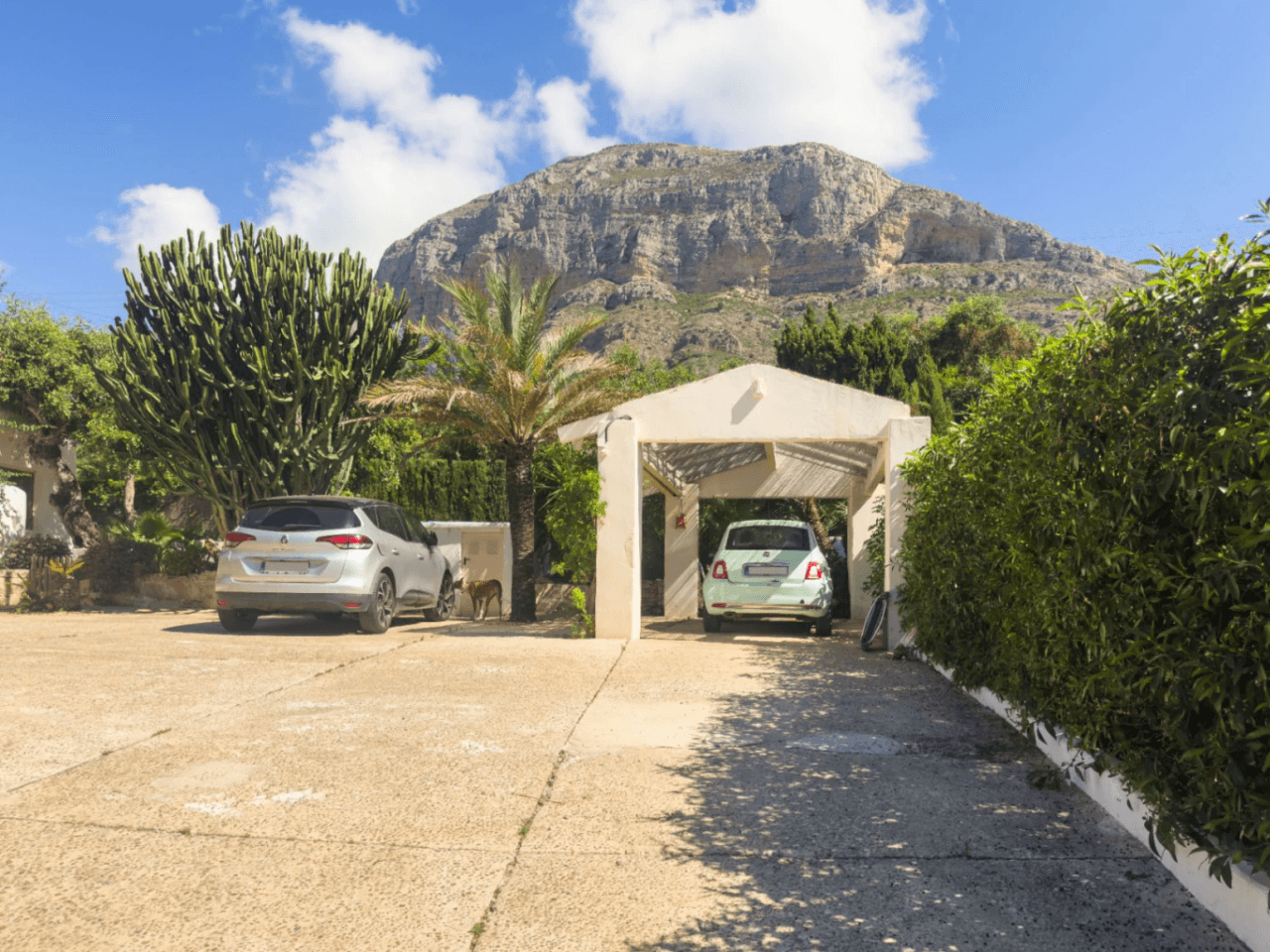 Villa en Jávea con impresionantes vistas al Montgó