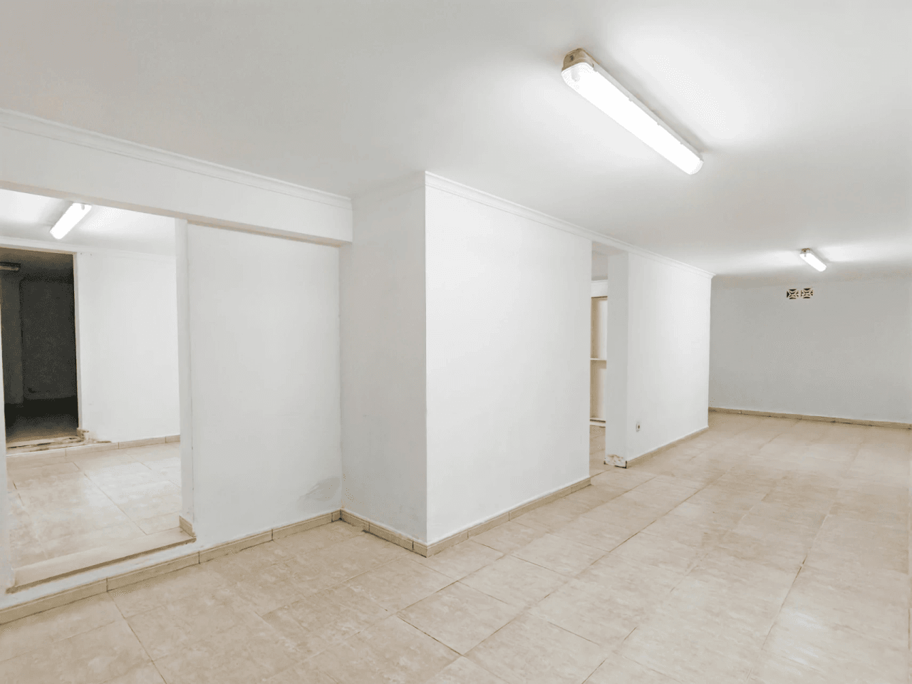 Villa à vendre avec de nombreuses possibilités et de belles vues à Denia