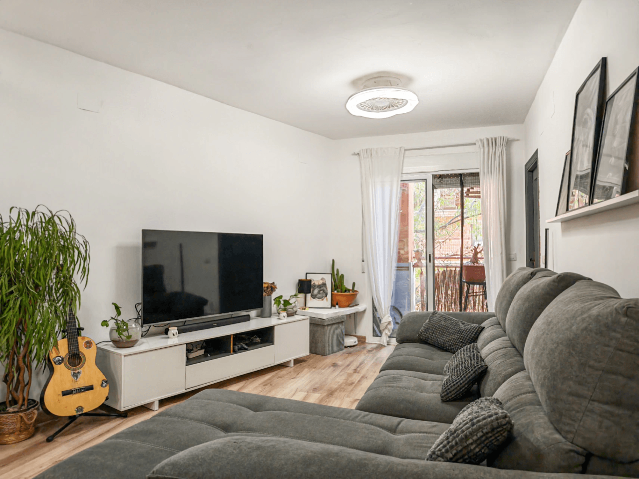 Renovated apartment with elevator for sale, in the center of Denia.