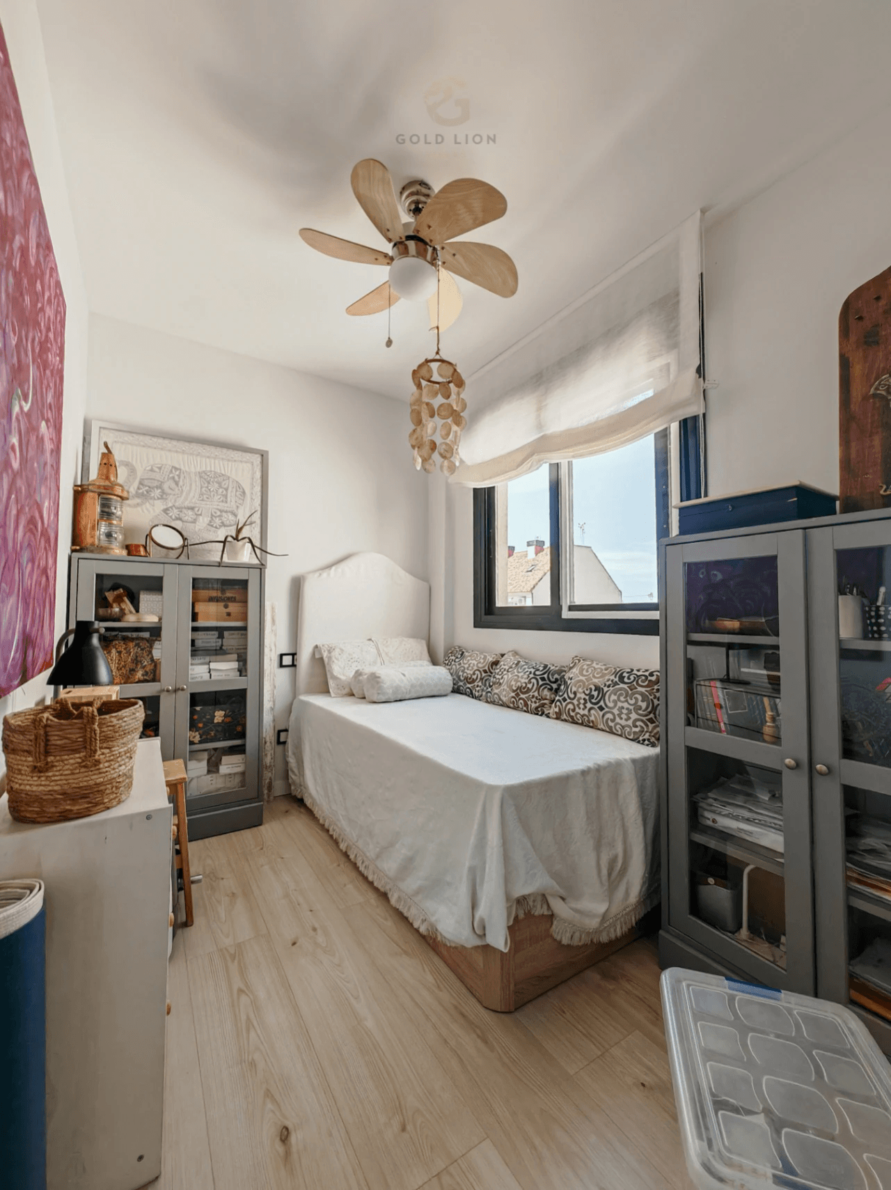 Penthouse for sale with a south orientation and unobstructed views of the park and the mountains.