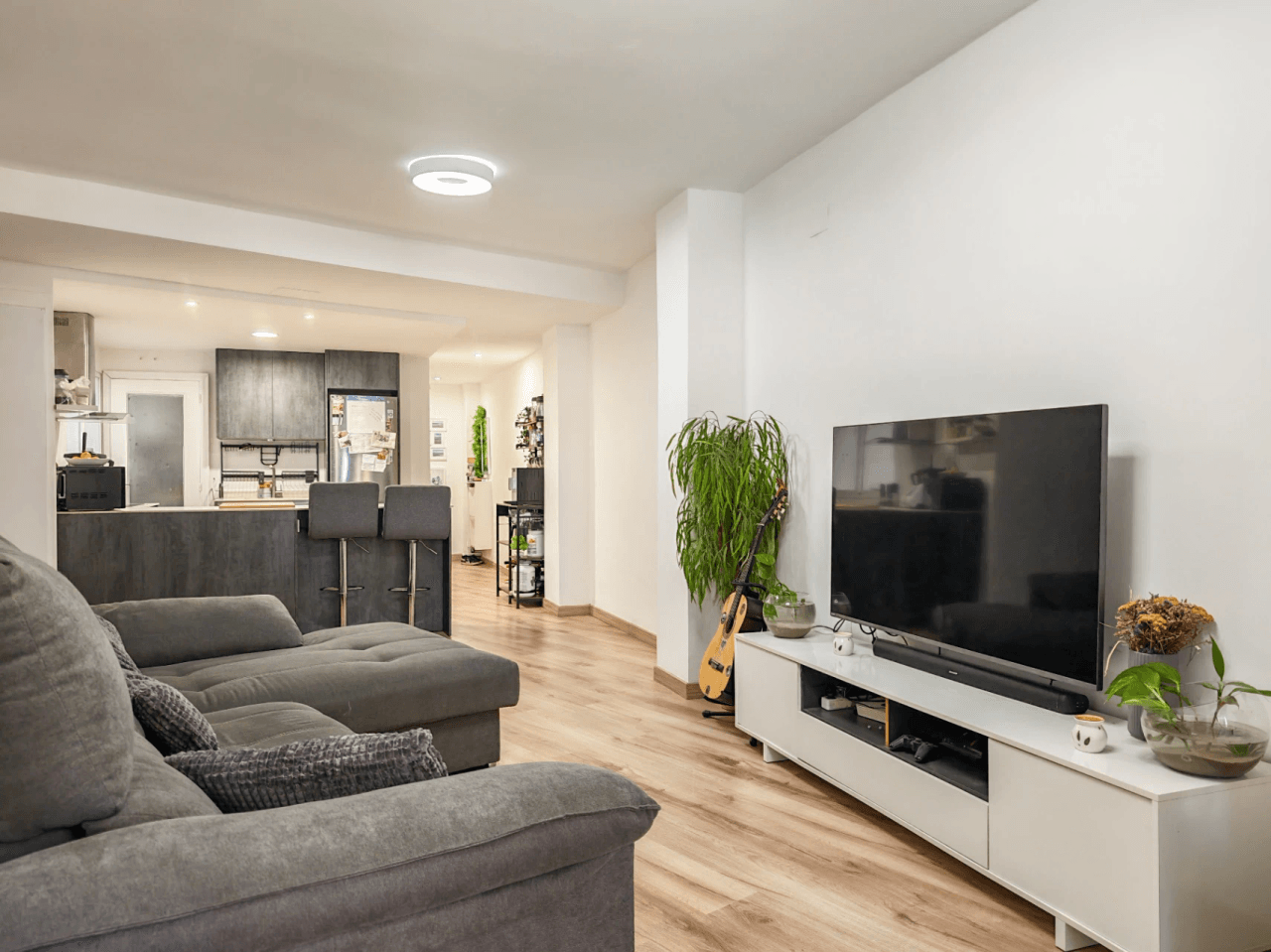 Renovated apartment with elevator for sale, in the center of Denia.