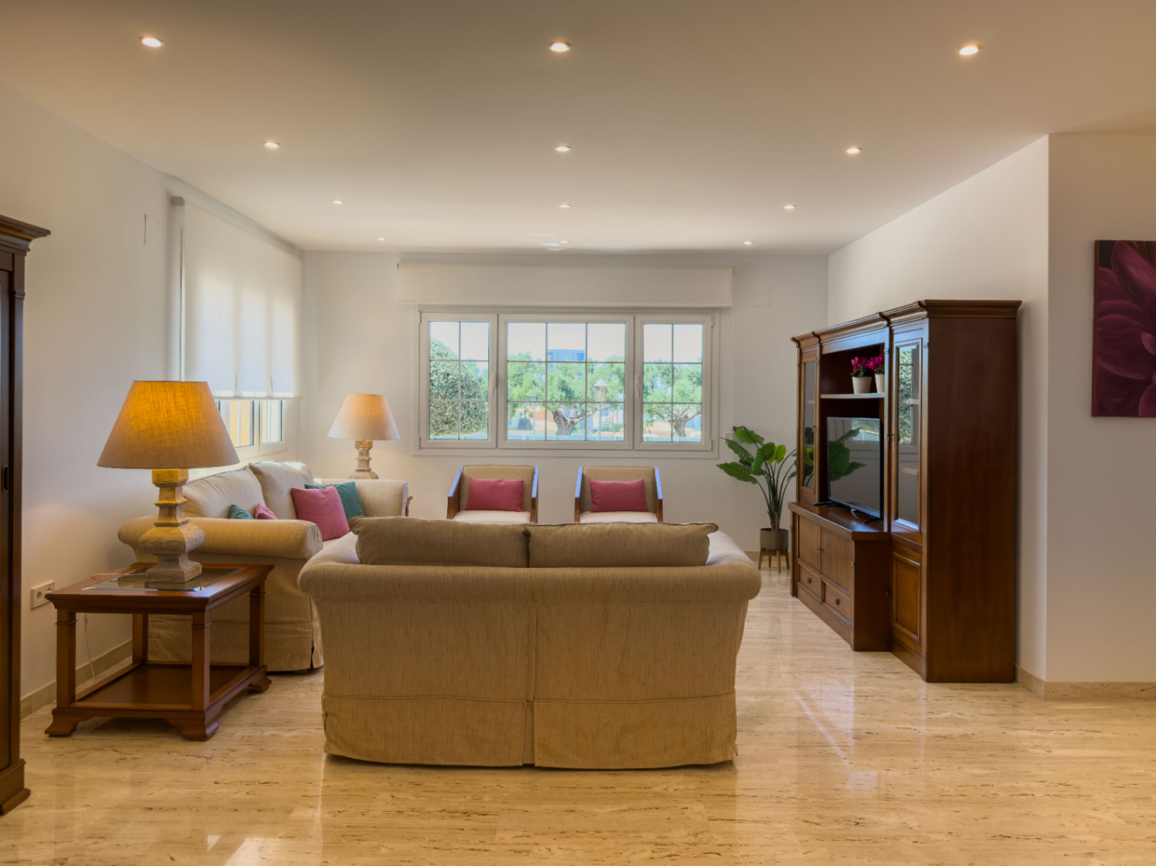 Chalet en venta en Calpe: 5 habitaciones, piscina privada.