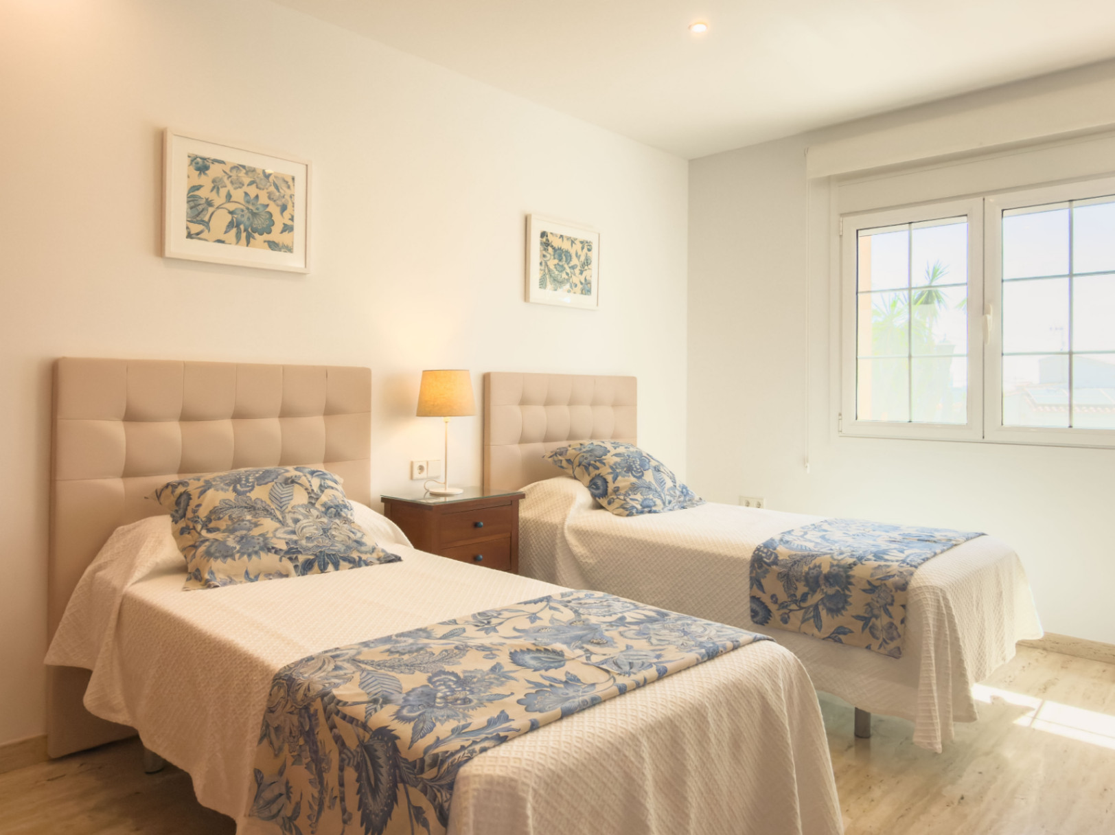 Chalet en venta en Calpe: 5 habitaciones, piscina privada.