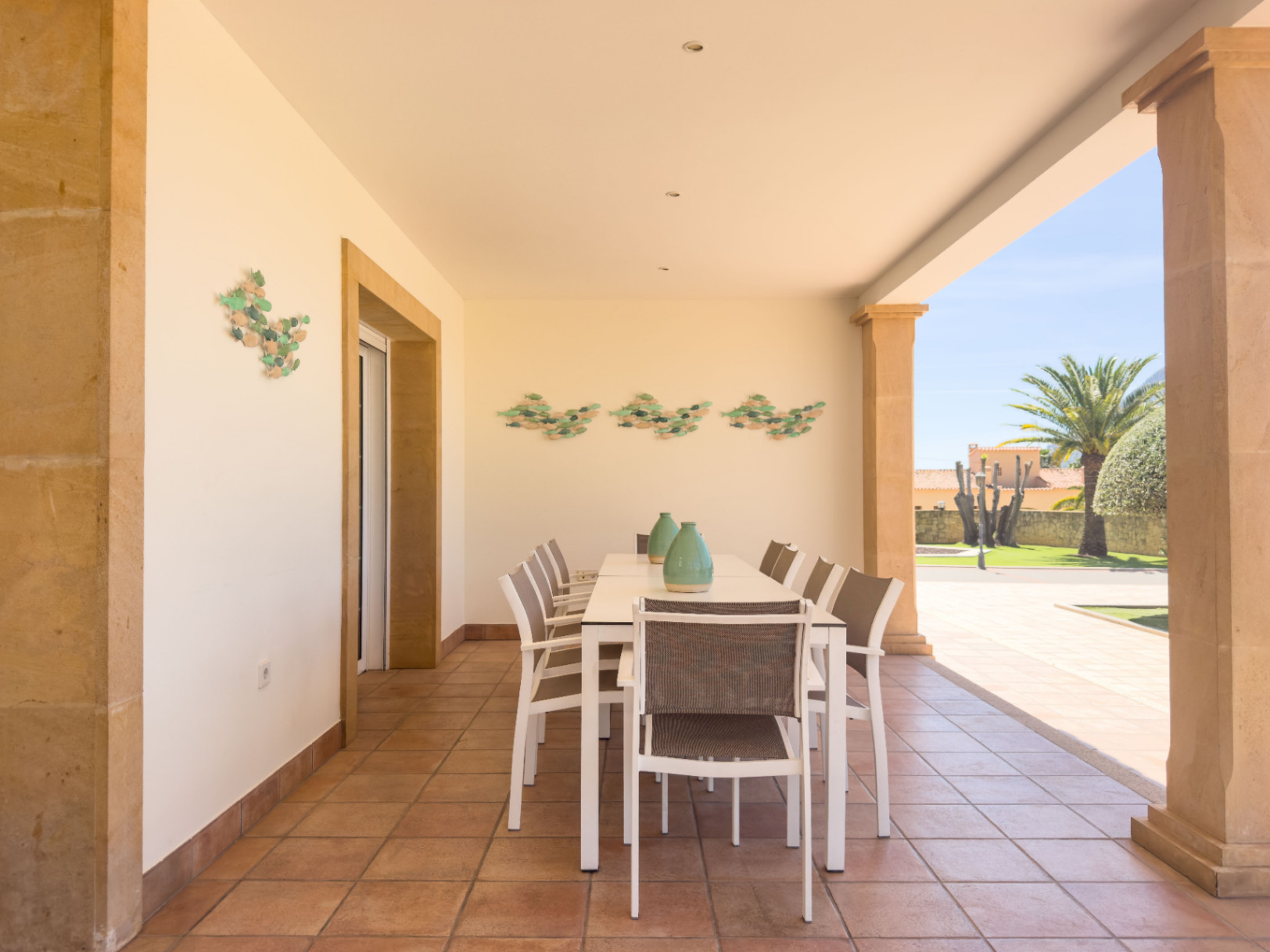 Chalet en venta en Calpe: 5 habitaciones, piscina privada.