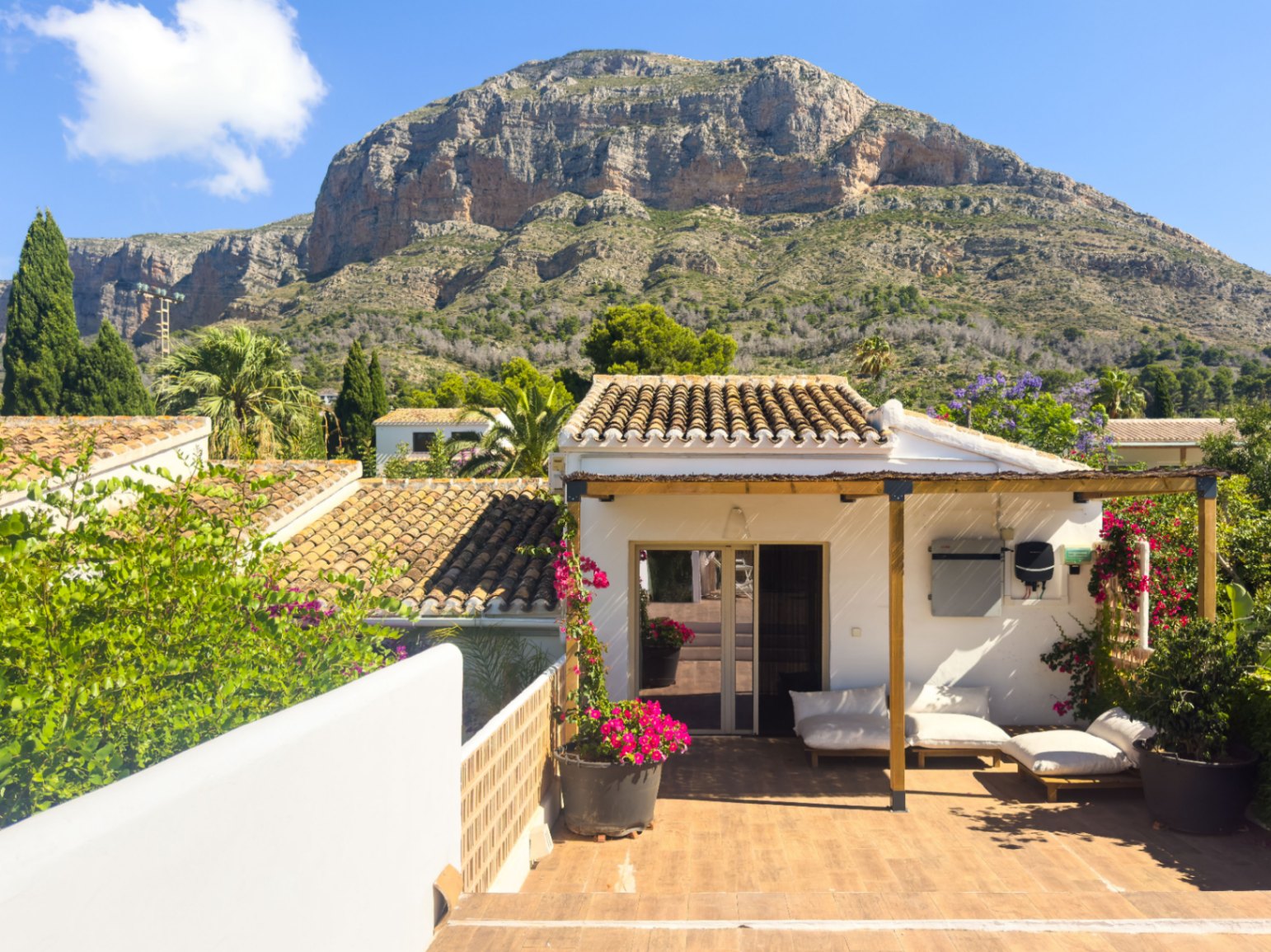 Villa en Jávea con impresionantes vistas al Montgó