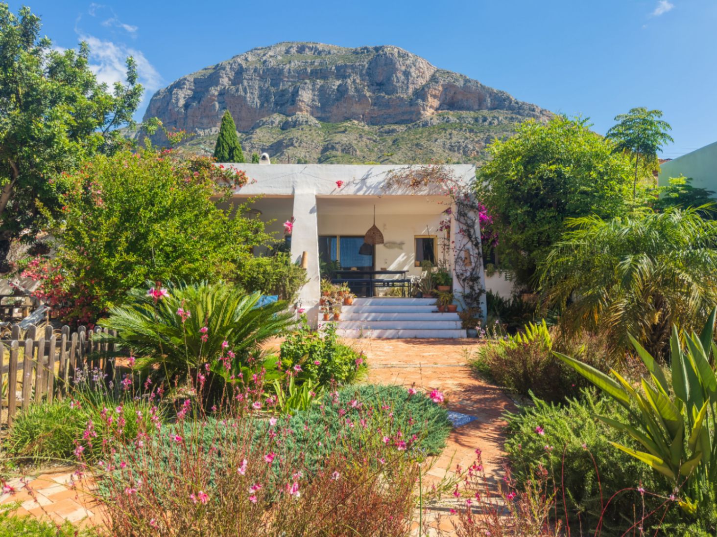 Villa en Jávea con impresionantes vistas al Montgó