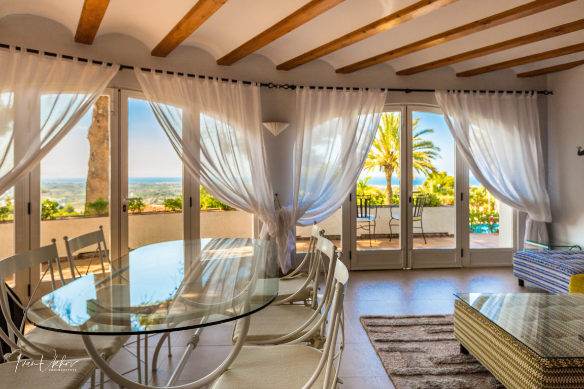 Villa de lujo de cinco dormitorios con vistas panorámicas al Mar. La Pedrera. Denia