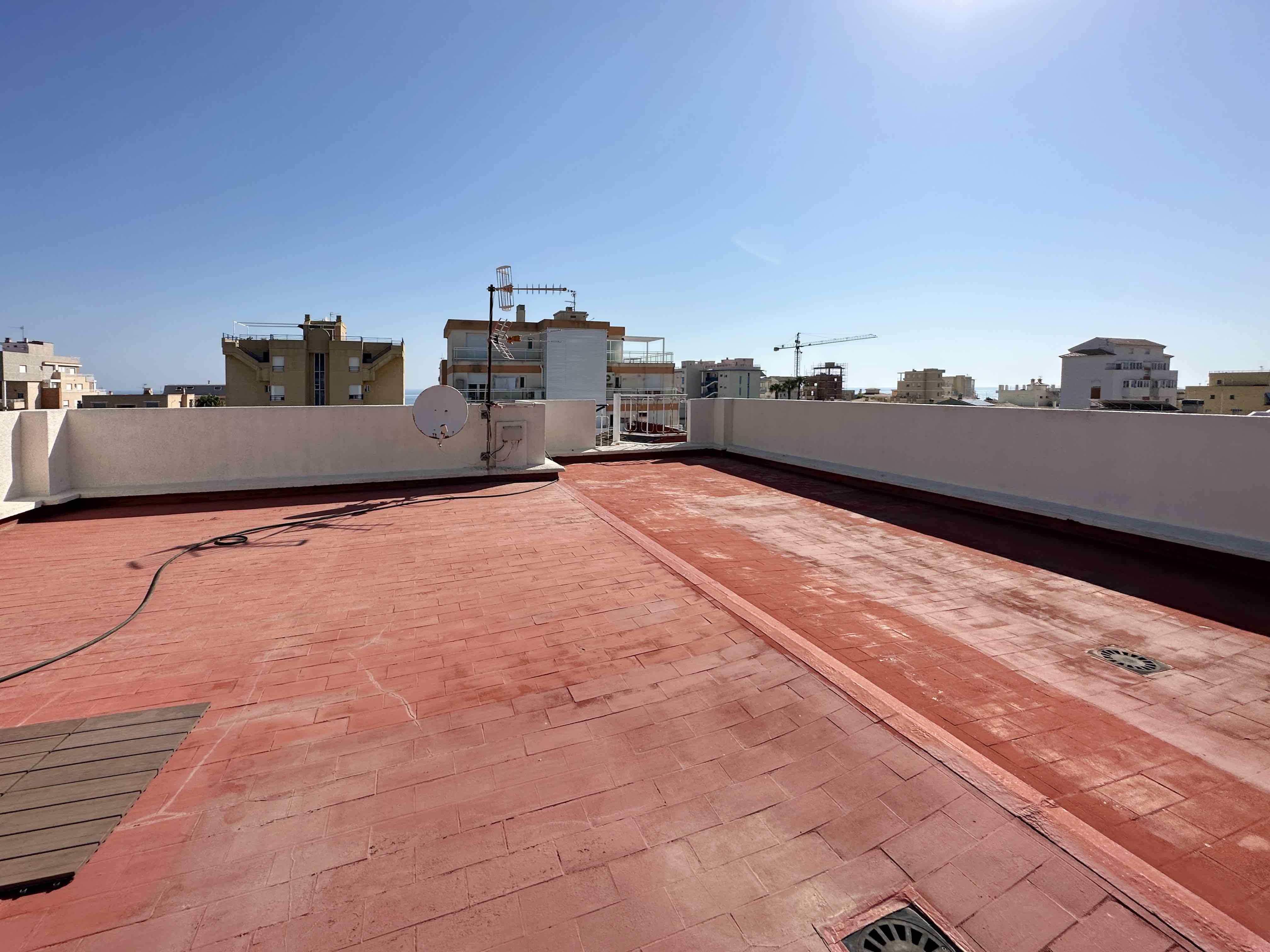 Beautiful penthouse with large terrace 200m from the beach of Oliva